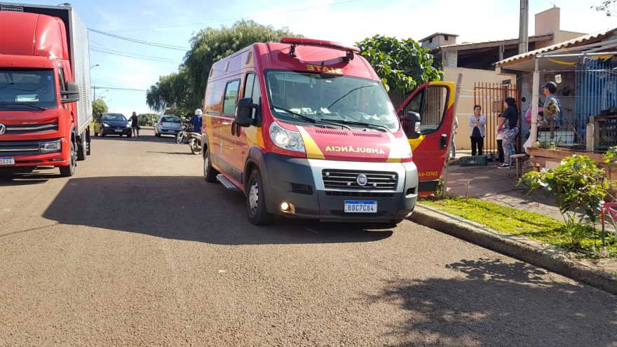 Mulher, de 35 anos, é socorrida no Santa Cruz com ferimento provocado por faca