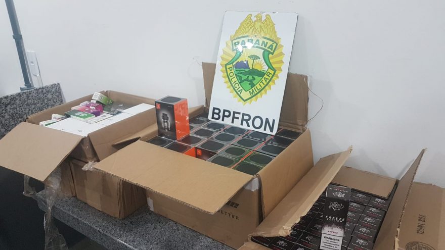 BPFron apreende oito caixas repletas de essências e acessórios para narguilé