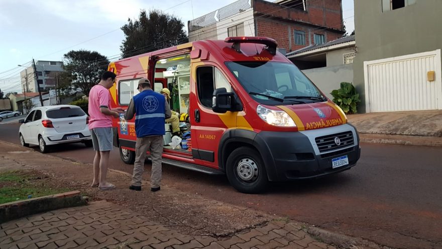 Menino de oito anos fica ferido após ser atropelado por carro