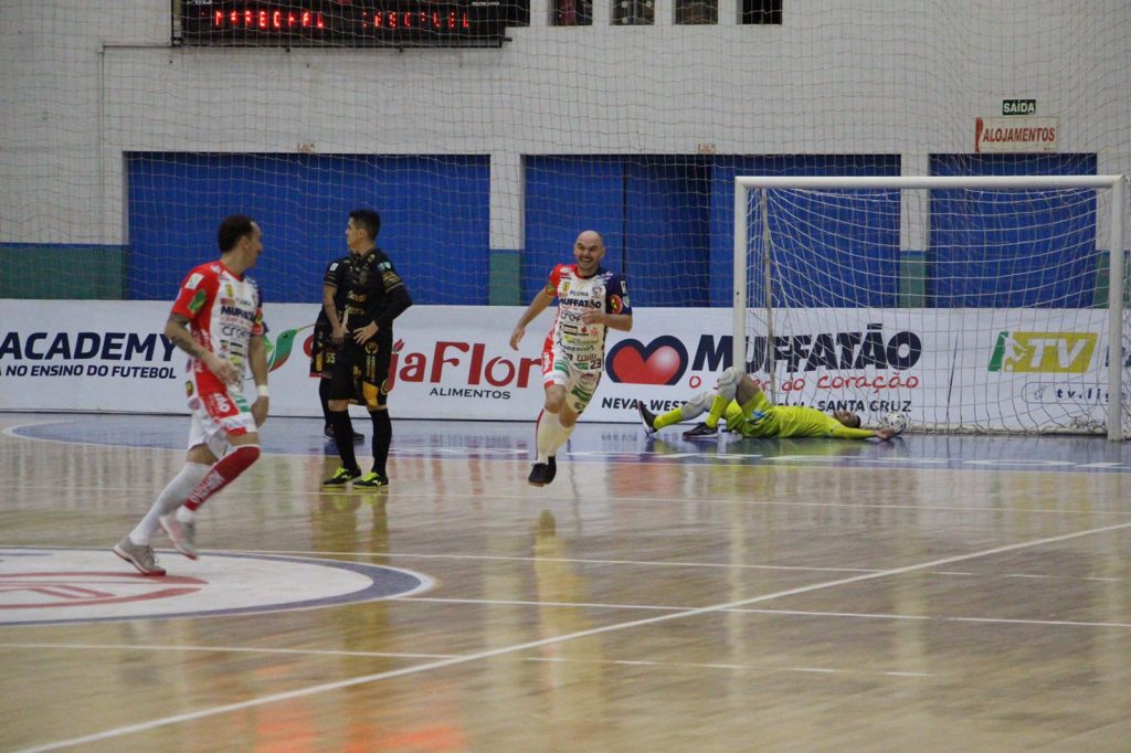 Cascavel vence na Liga Nacional de Futsal; equipe está próxima do topo da tabela