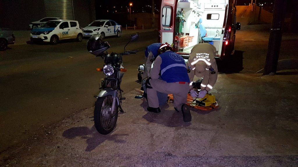 Mulher fica ferida após colisão de trânsito na Avenida Piquiri, em Cascavel