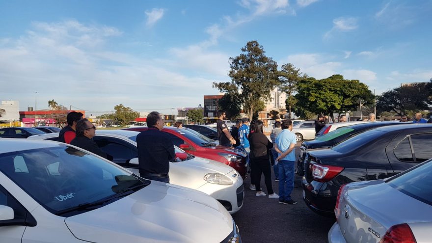 Motoristas de aplicativo tentam participar de reunião de discute Projeto de Lei para a Classe, porém, encontro tem local alterado