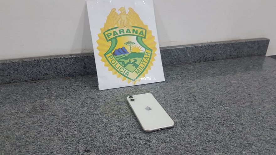 Homem é espancado por populares após tentar roubar celular no Brasmadeira