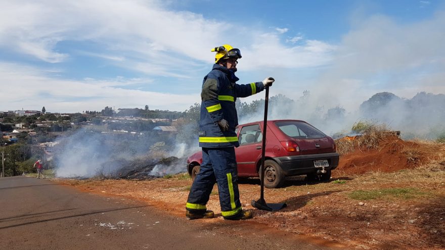 Incêndio mobiliza Corpo de Bombeiros ao Periolo