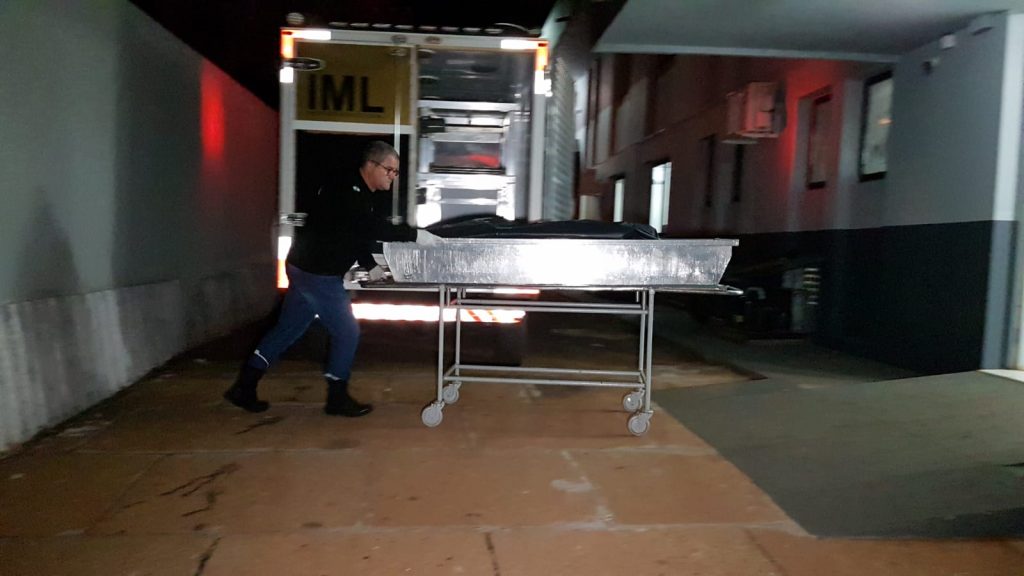 Corpo encontrado em estrada rural de Cascavel chega ao IML