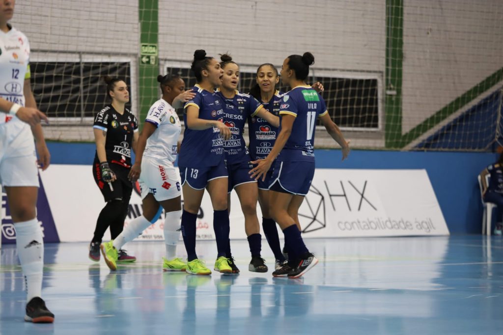 Stein vence o Barateiro e se junta na liderança da LFF