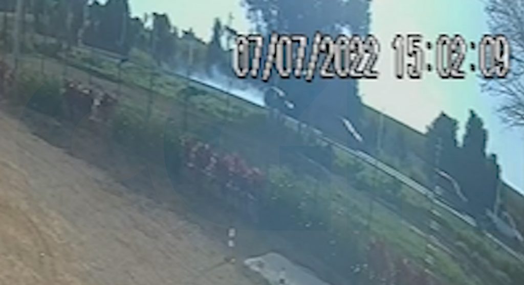 Quatro carros se envolvem em colisão na BR-369; veja imagens do momento da batida