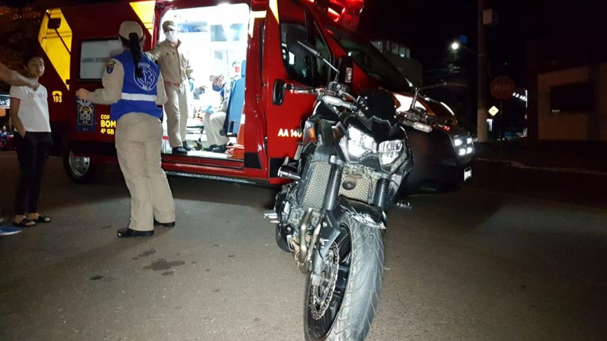Bombeiros atendem vítima de acidente na Rua Jacarezinho