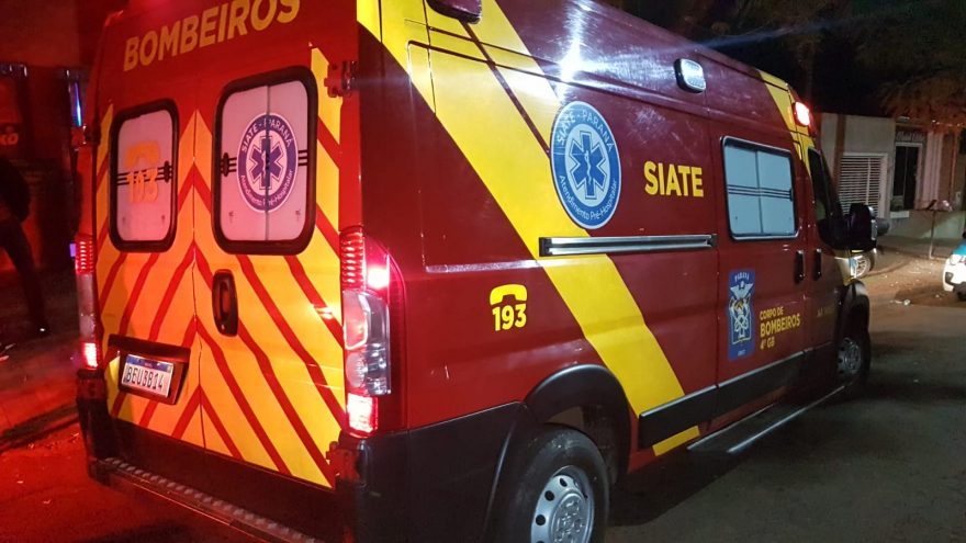 Mulher agride homem após se sentir incomoda em bar na Rua Maracaí
