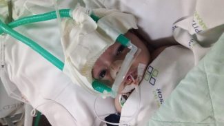 Bebê é diagnosticado com broncopneumonia e pai faz apelo por vaga na UTI Pediátrica do HUOP