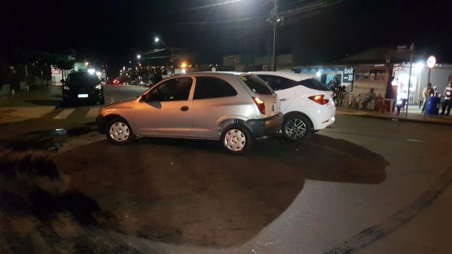 Jovem fica ferida em colisão no Santa Cruz