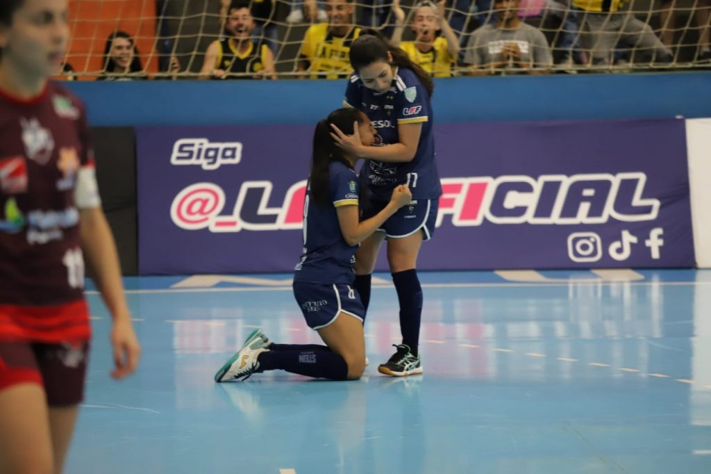 Taís marca no último minuto de jogo e o Stein vence a ADEF