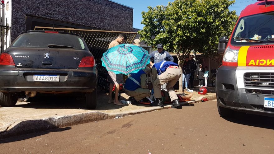Homens ficam ferido em forte colisão no Bela Vista; Carro invadiu residência