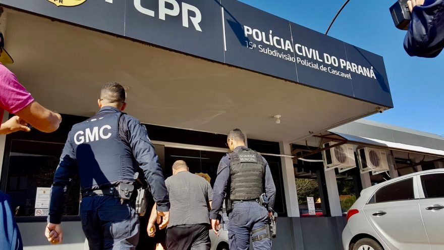 Caminhoneiro que foi mantido em cárcere privado é encaminhado à Delegacia