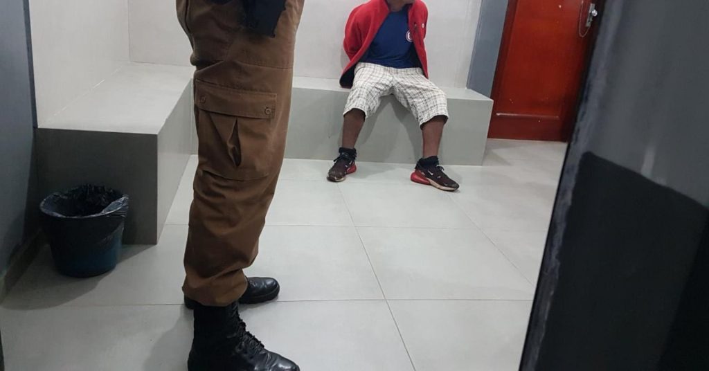 Adolescente é apreendido suspeito por furto em farmácia próxima de onde ocorreu esfaqueamento