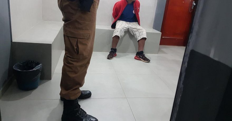 Adolescente é apreendido suspeito por furto em farmácia próxima de onde ocorreu esfaqueamento