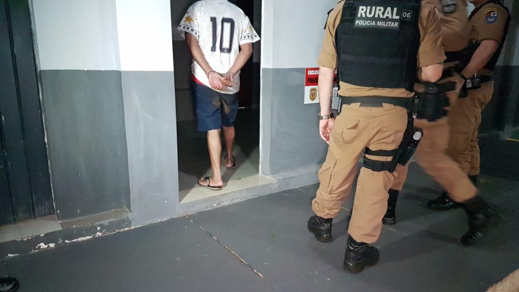 Carro com registro de furto é recuperado e jovem é detido por receptação
