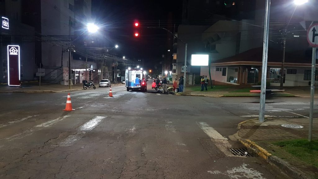 Motoboy fica ferido em colisão na Rua Recife