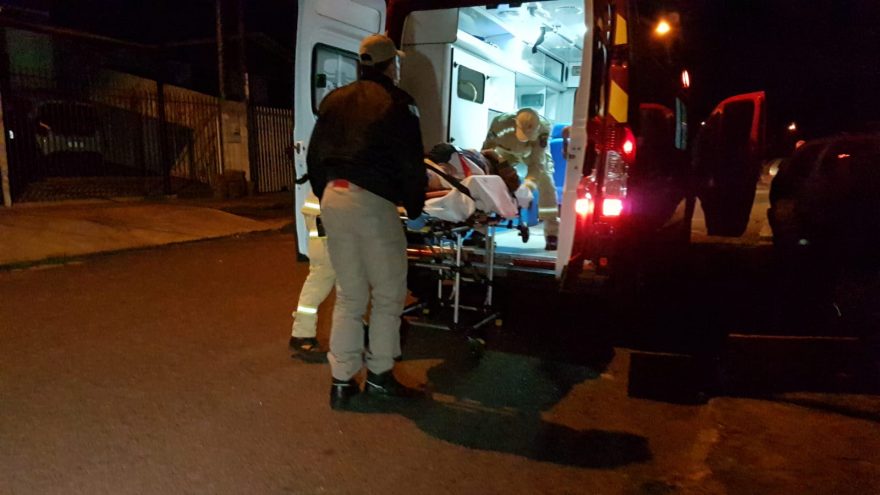 Idoso sofre queda dentro de casa e é socorrido pelo Siate, no Bairro Guarujá