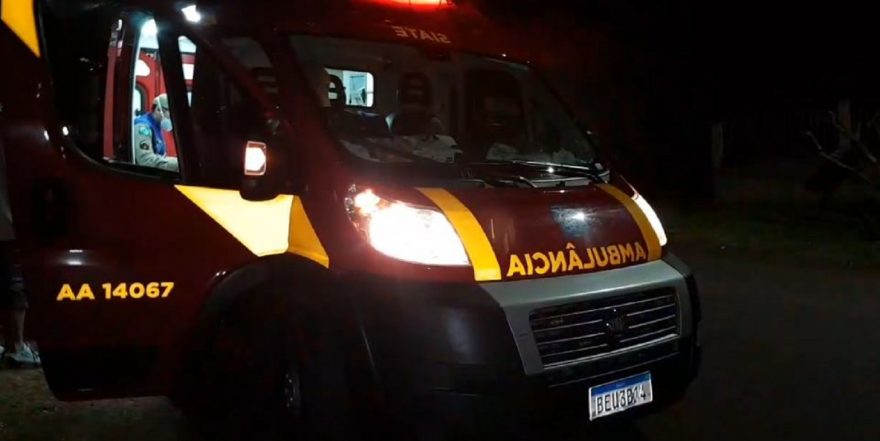 Motociclista sofre fratura exposta em acidente de trânsito no Bairro Periolo