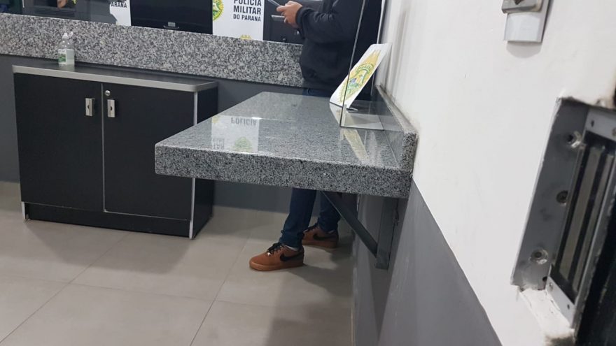 Homem com mandado de prisão em aberto por receptação é detido pela Cavalaria no Country