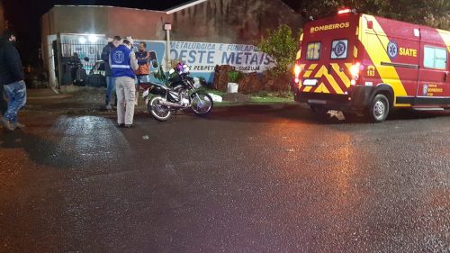 Motociclista fica ferida em colisão no XIV de Novembro