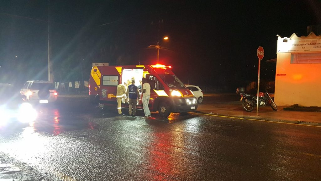 Motociclista fica ferido em colisão com carro na Rua Maracaí