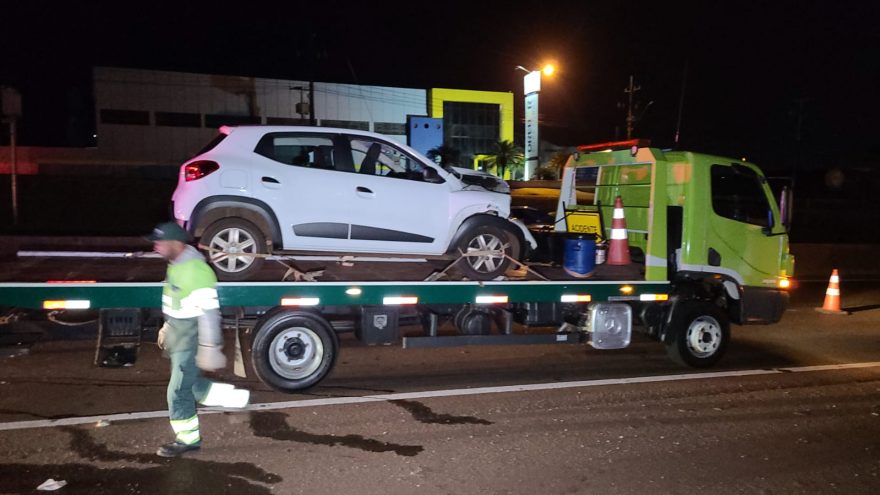 Engavetamento envolvendo três veículos é registrado na BR-277