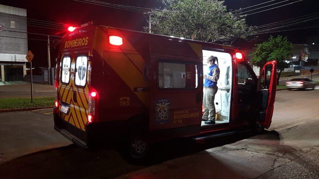 Motociclista fica ferida em acidente de trânsito na Av. Rocha Pombo