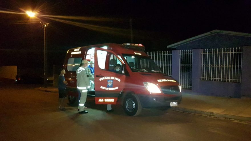 Mulher fica ferida ao sofrer queda dentro de casa