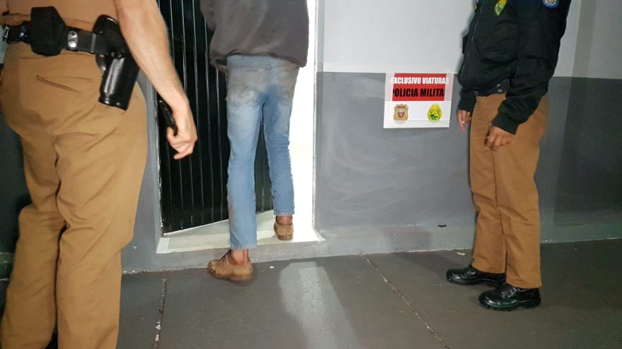 Grupo de vigilantes impede furto no Bairro Country e um dos suspeitos acaba detido