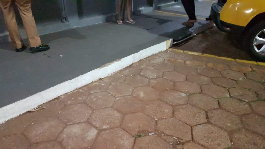 Adolescentes em posse de crack são apreendidos pela Rocam no Julieta Bueno; espingarda foi apreendida
