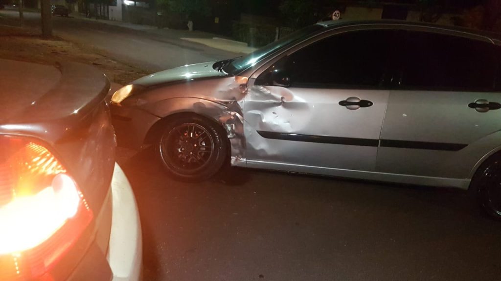 Acidente de trânsito deixa veículos bastante danificados no Alto Alegre
