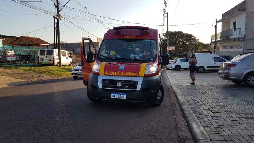 Idoso fica ferido ao sofrer acidente de bicicleta na Rua Maracaí