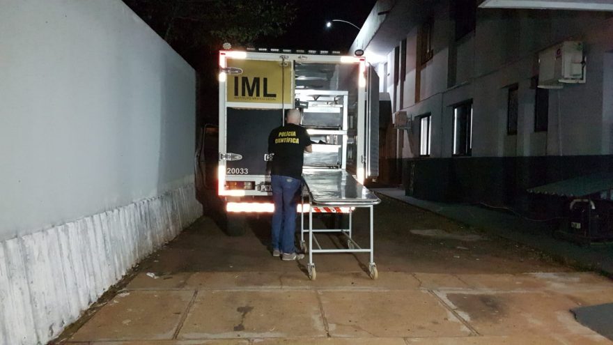 Corpo de adolescente de 17 anos que morreu no HU chega ao IML de Cascavel