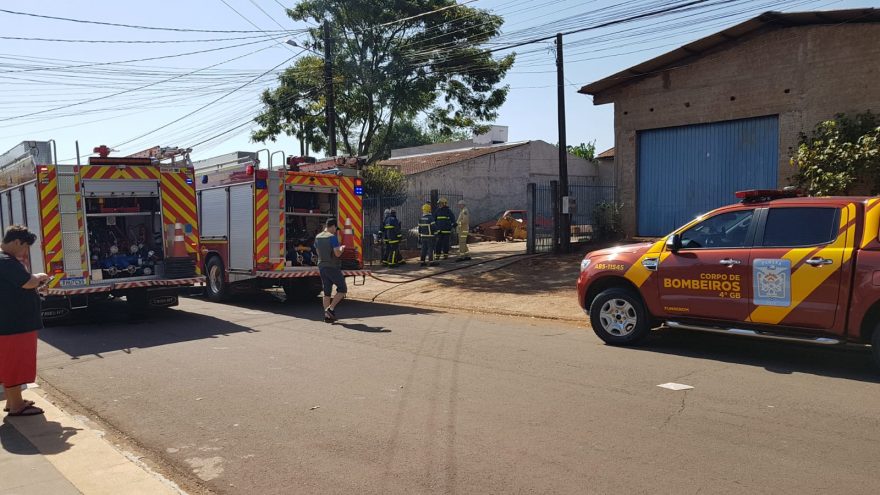Fogo inicia em sofá e se espalha para residência no São Cristóvão