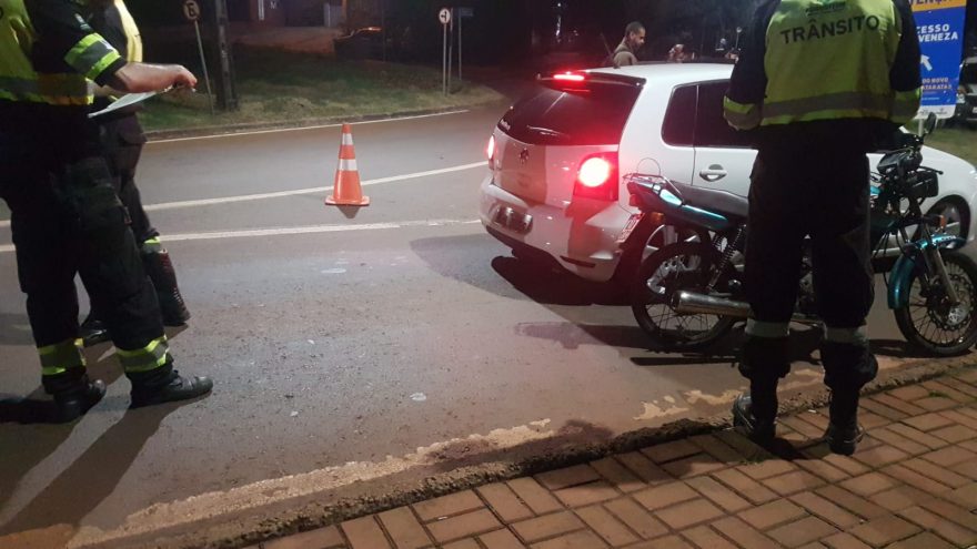 Motos barulhentas e combinação direção com álcool são alvos de blitz em Cascavel