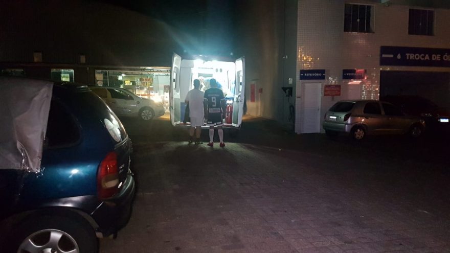 Vítima de lesão física é socorrida pelo Corpo de Bombeiros