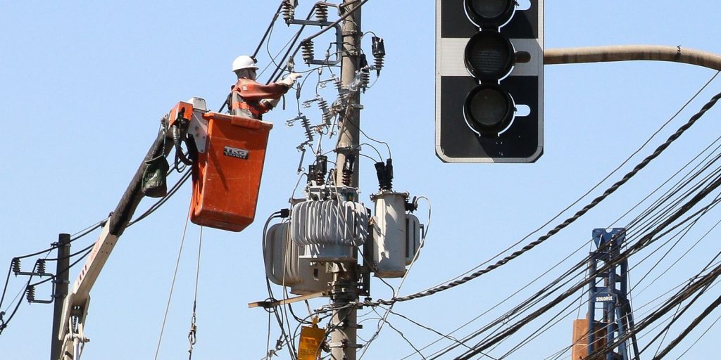 Quase 500 consumidores estão sem energia elétrica em Cascavel