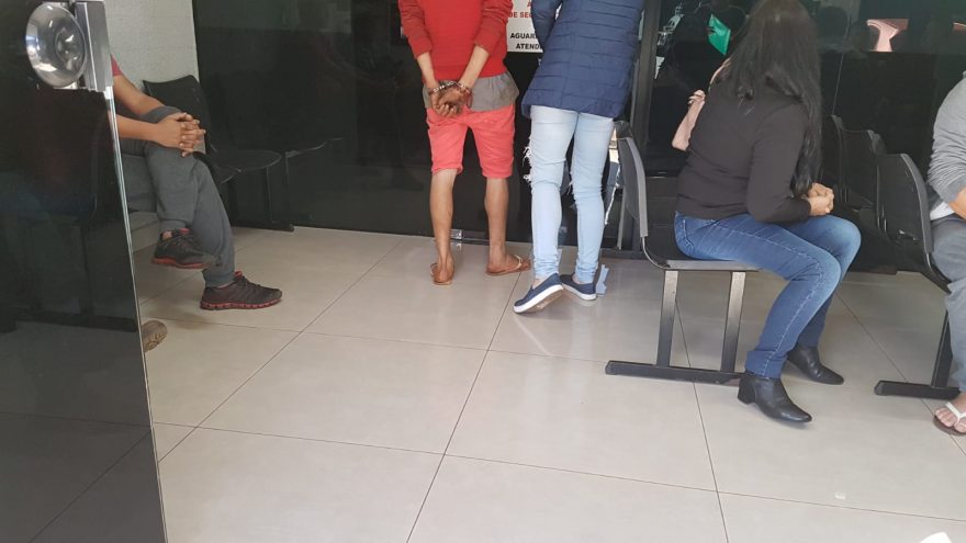 Em ação do GDE, indivíduos em posse de drogas são detidos no Bairro Santa Cruz