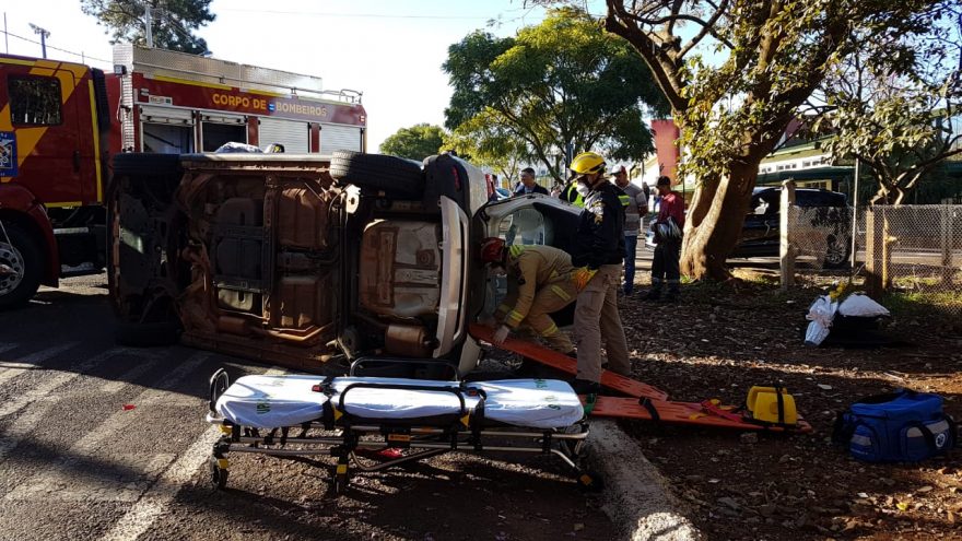 Siate atende mãe e filha encarceradas após capotamento no Centro