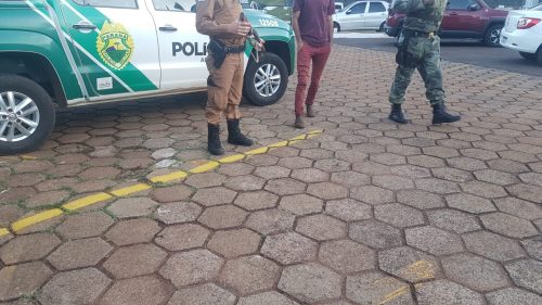 Indivíduo em posse de arma de fogo é detido pela Polícia Militar Ambiental Imagem referente a Indivíduo em posse de arma de fogo é detido pela Polícia Militar Ambiental