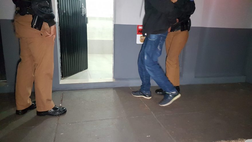 Homem é detido acusado de ameaçar vítima com faca e roubar chaleira elétrica na Rua Pio XII, no centro