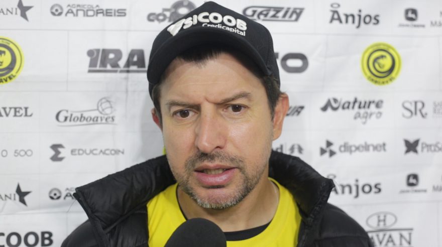 “Fica aqui minha sensação de quase novamente” relata Tcheco, técnico do FC Cascavel