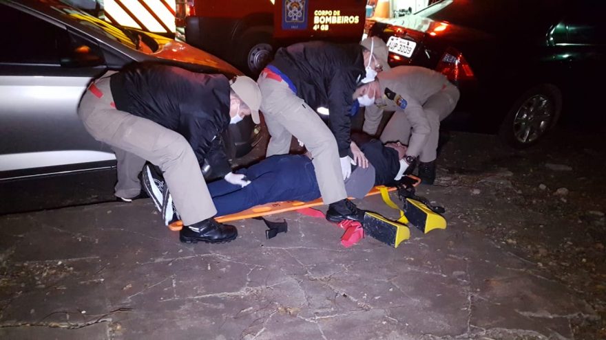 Após sofrer queda no Centro, homem é socorrido pelo Corpo de Bombeiros