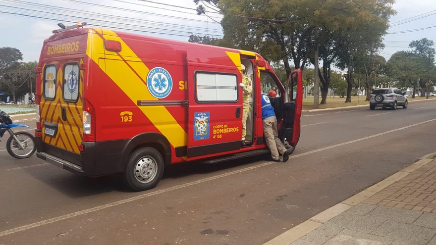 Ciclista fica ferido após se envolver em colisão com carro na Avenida Brasil