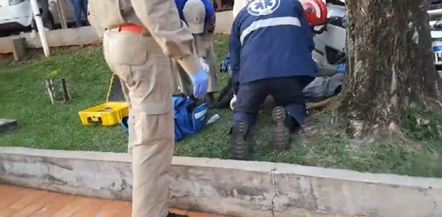 Urgente: criança é atropelada e fica presa embaixo de veículo no Bairro Coqueiral