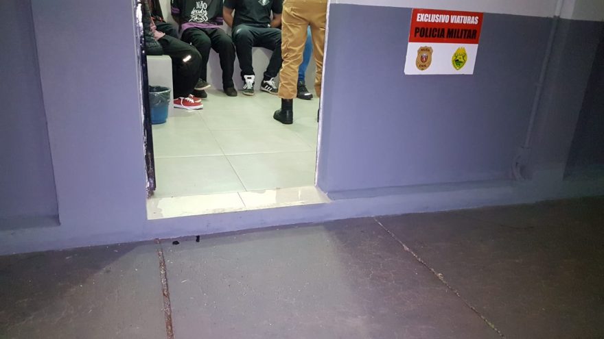 Desacordo comercial vira caso de polícia em Cascavel; três homens foram detidos e dois menores apreendidos