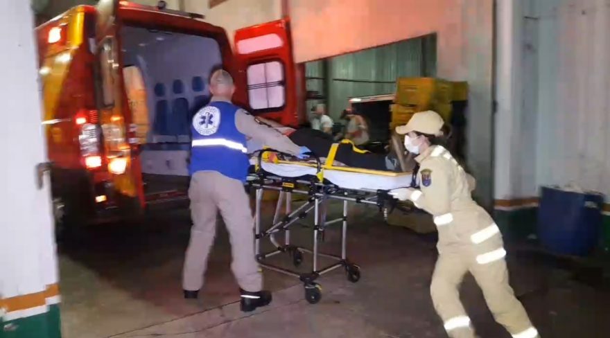 Trabalhador sofre queda de altura e é socorrido pelo Siate no Bairro Country