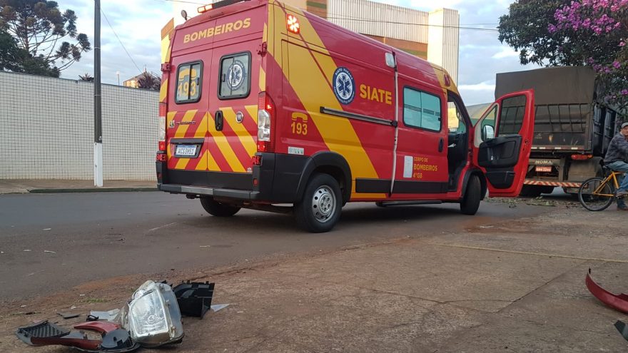 Em acidente com quatro veículos, motociclista fica ferido no Parque São Paulo
